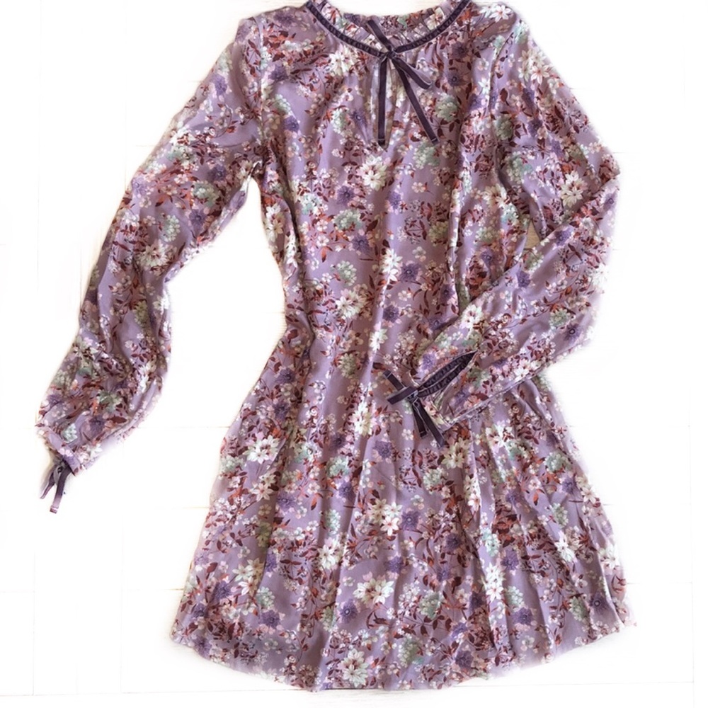 Long sleeve floral dress with ribbon tie